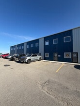 8800 Venture Av SE, Calgary, AB à louer Photo du bâtiment- Image 1 de 8