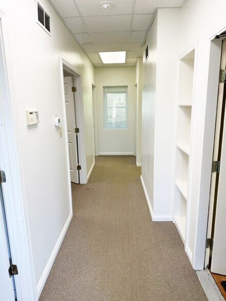 525 Darby Creek Rd, Lexington, KY à louer - Photo intérieure - Image 2 de 5