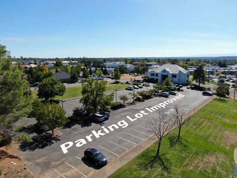 311 Knollcrest Dr, Redding, CA à vendre - Photo du bâtiment - Image 1 de 7