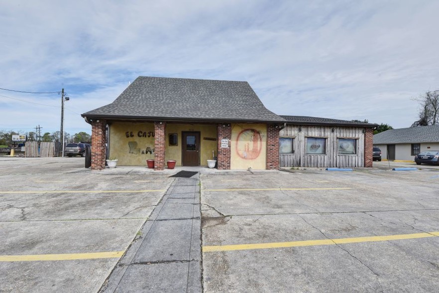 5656 Highway 1, Napoleonville, LA à vendre - Photo principale - Image 1 de 1