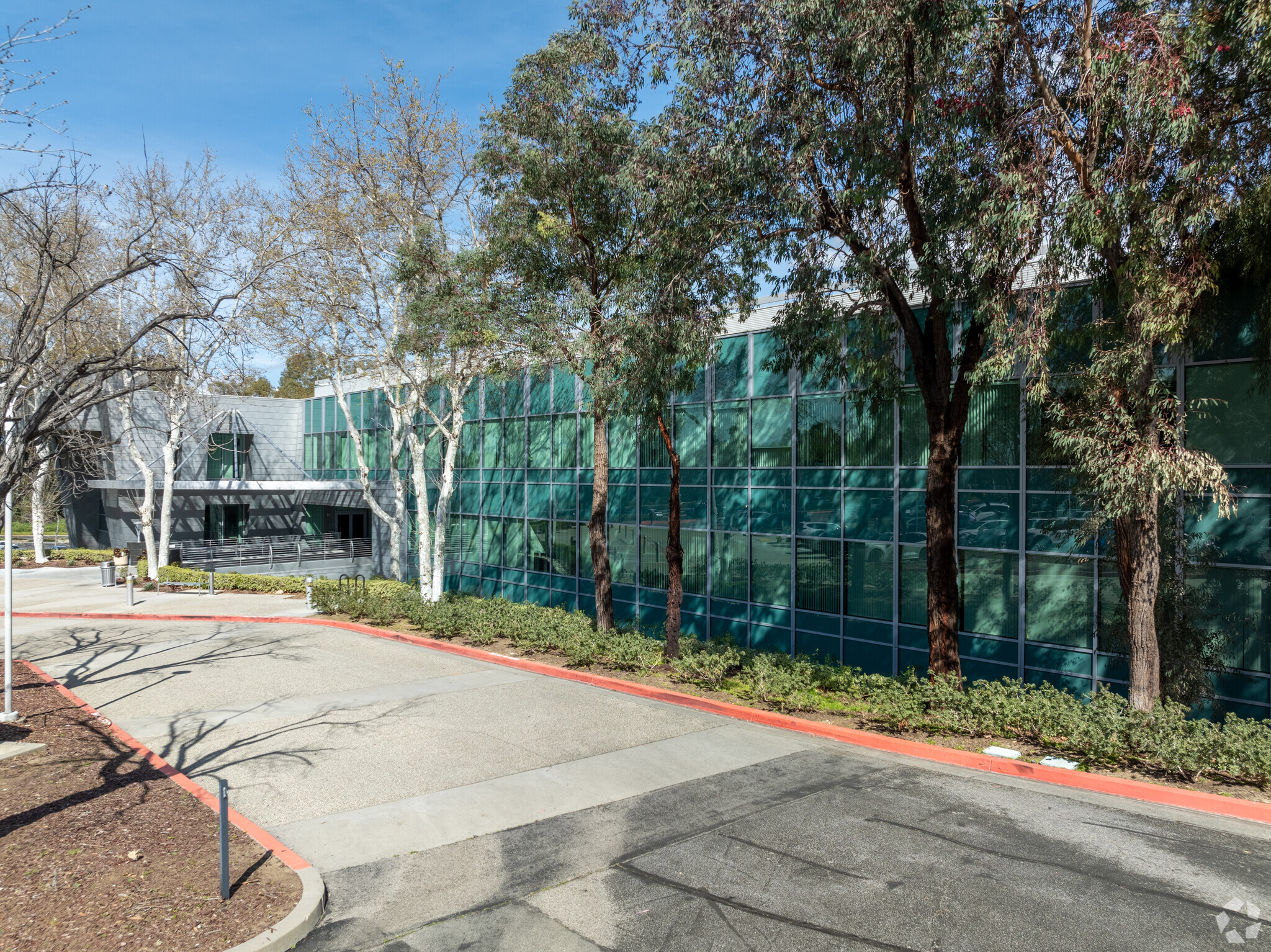 27200 Tourney Rd, Valencia, CA for lease Primary Photo- Image 1 of 10