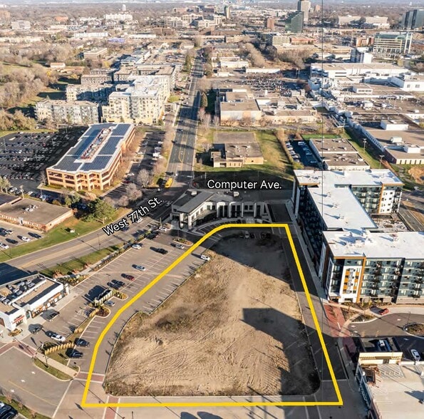 4931 77th St W, Edina, MN à vendre - Photo du bâtiment - Image 2 de 4