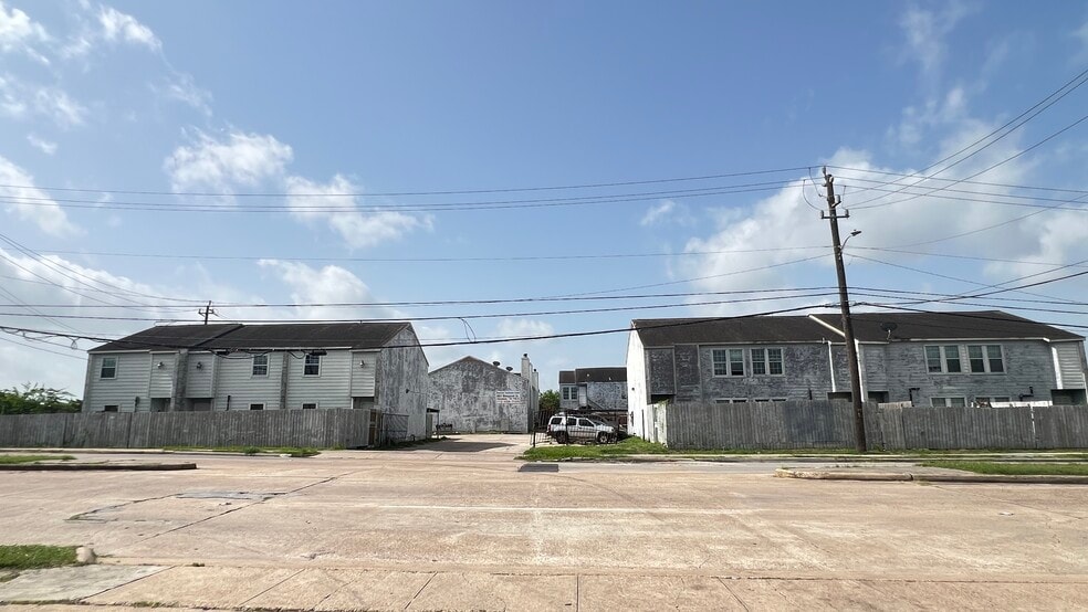 8807 Bissonnet St, Houston, TX for sale - Building Photo - Image 1 of 15