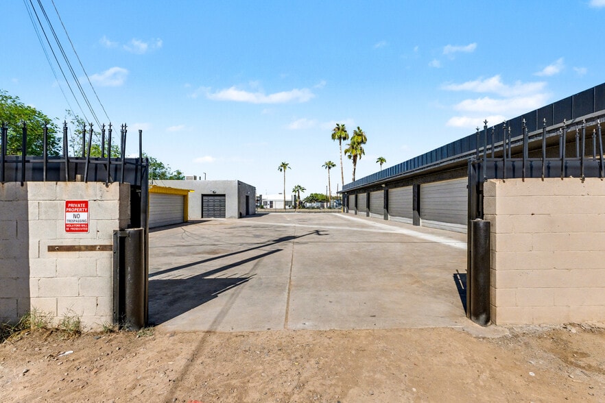 1417-1421 E Washington St, Phoenix, AZ for lease - Building Photo - Image 2 of 34