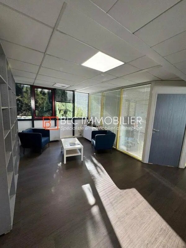 Office in Marseille for lease Interior Photo- Image 1 of 6