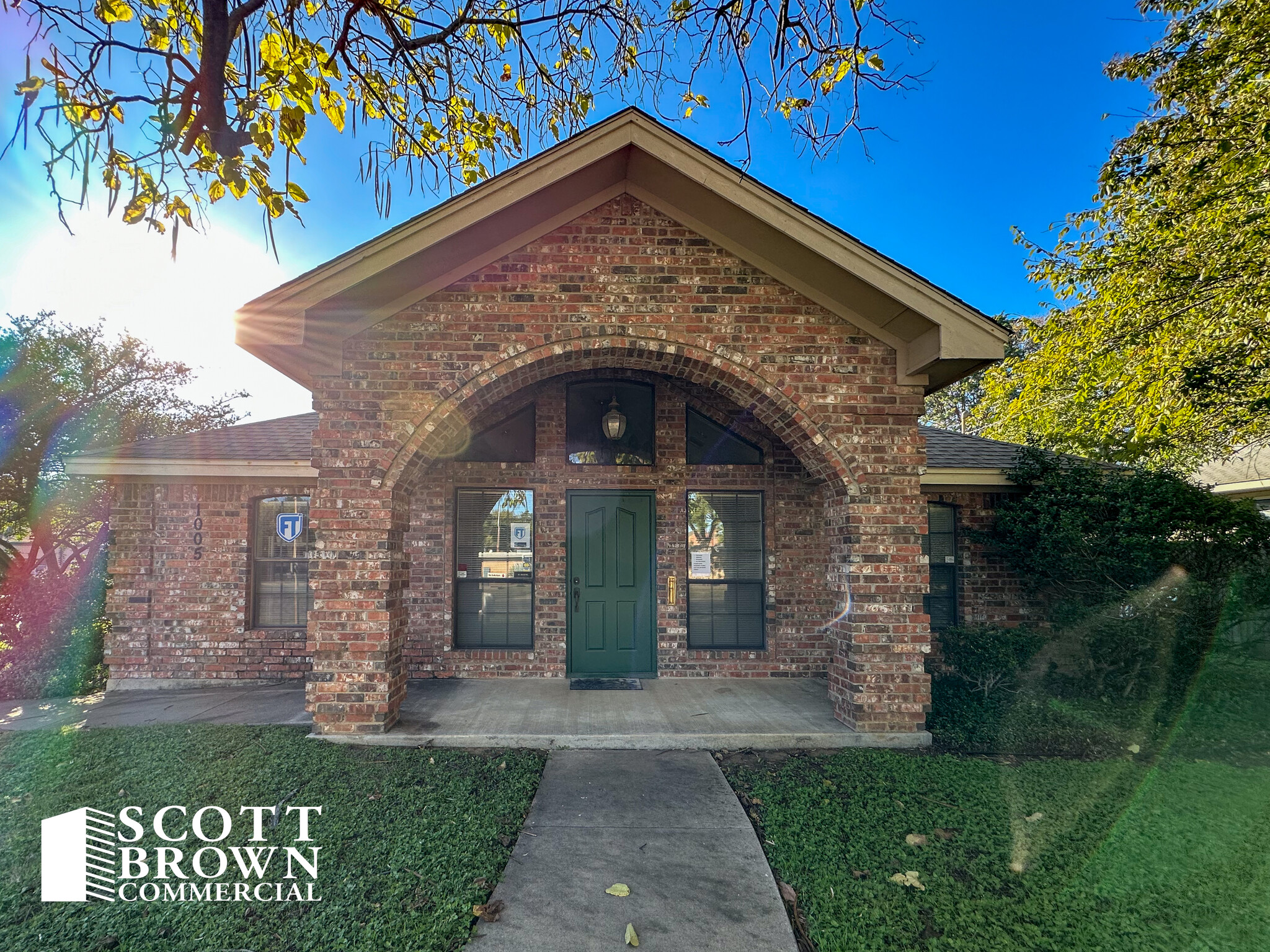 1005 N Elm St, Denton, TX for lease Building Photo- Image 1 of 21