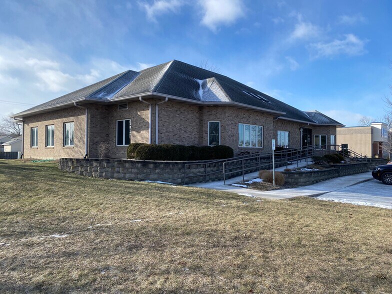1515 W 45th Ave, Griffith, IN à louer - Photo du bâtiment - Image 3 de 6