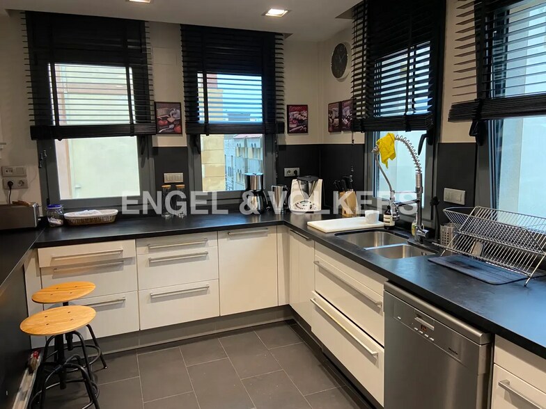 Multifamily in Barcelona, Barcelona for sale - Interior Photo - Image 3 of 7