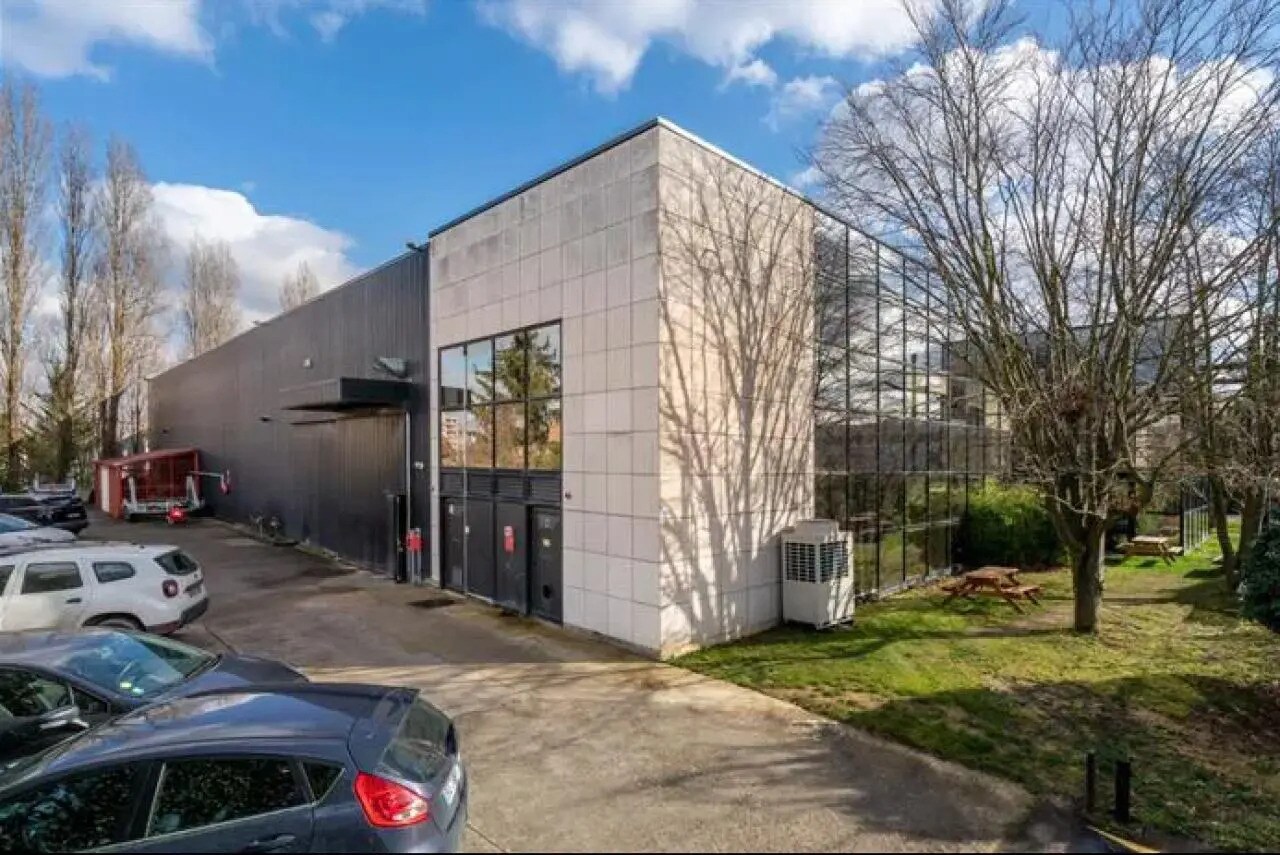 Flex in Palaiseau for lease Building Photo- Image 1 of 11