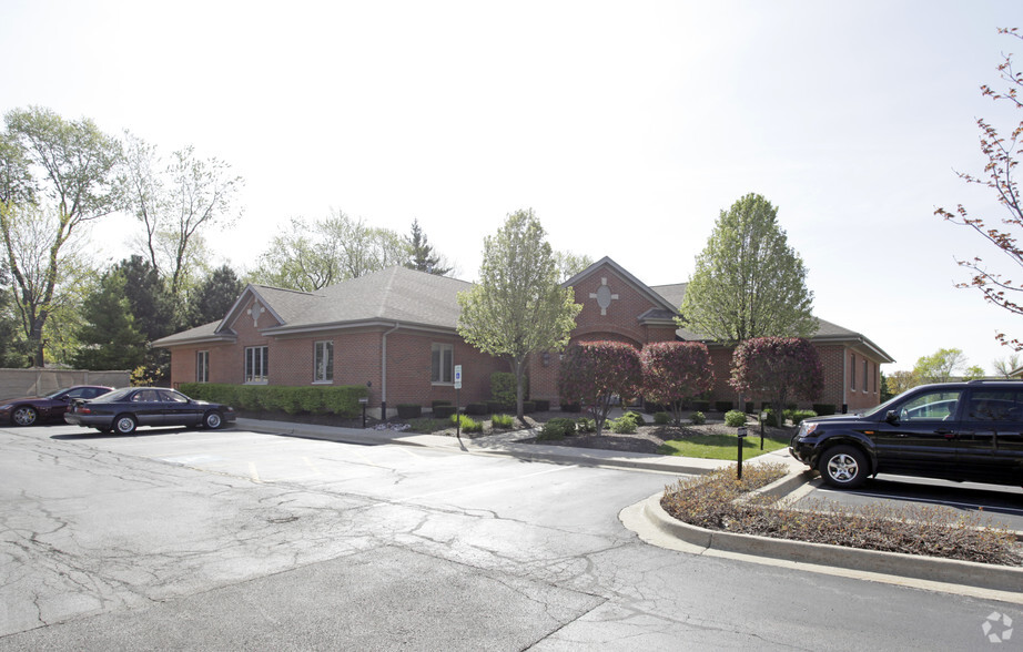 6853-6857 S Kingery Hwy, Willowbrook, IL for lease - Primary Photo - Image 1 of 2