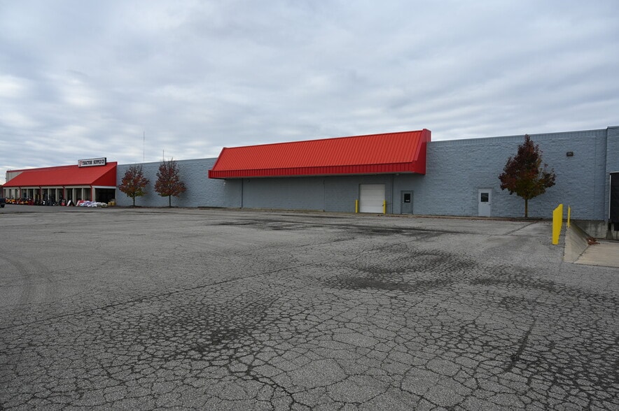 2300 Claremont Ave, Ashland, OH for sale - Building Photo - Image 2 of 54