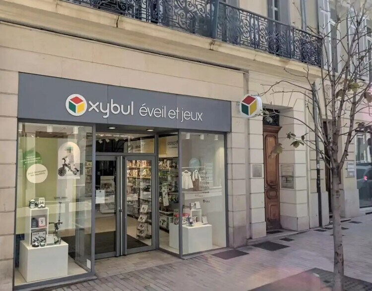 Retail in Marseille for lease - Building Photo - Image 2 of 4