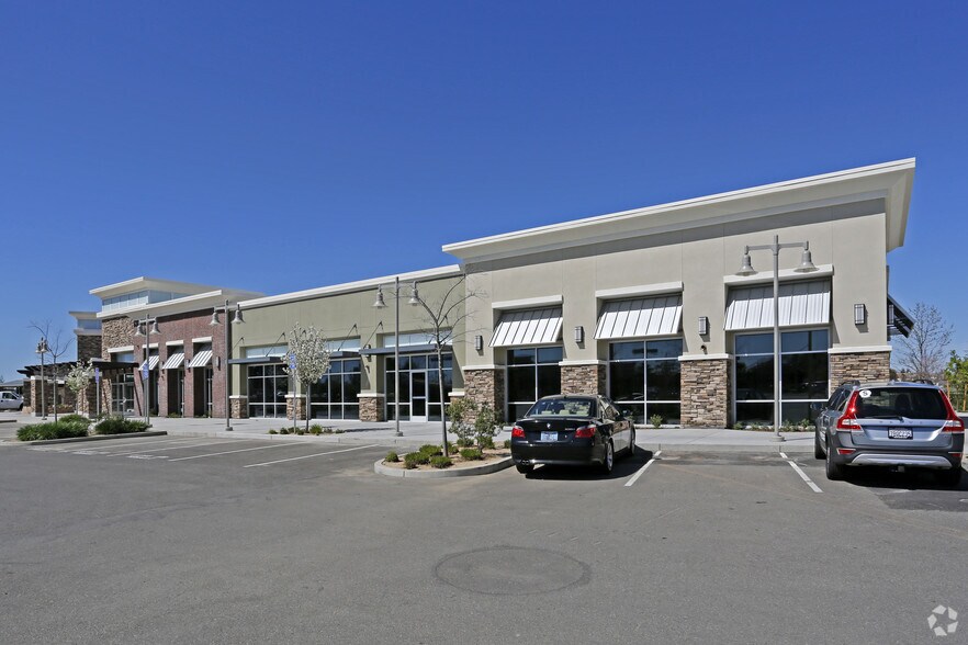 2nd St, Davis, CA à louer - Photo du bâtiment - Image 3 de 6