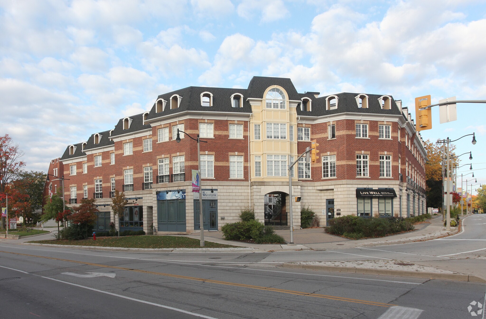 112-120 Bronte Rd, Oakville, ON à vendre Photo principale- Image 1 de 1