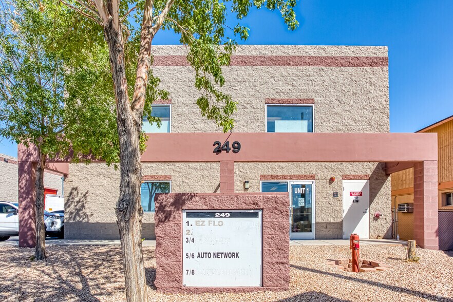 249 Elliott Rd, Henderson, NV à vendre - Photo du bâtiment - Image 2 de 7