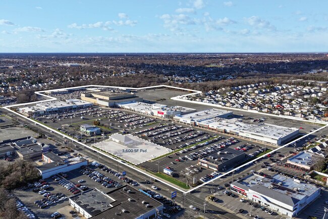 Plus de détails pour 825-895 W Montauk Hwy, West Babylon, NY - Commerce de détail à louer