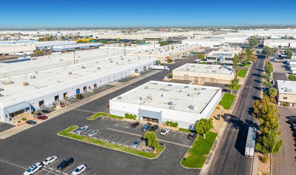 10 S 48th Ave, Phoenix, AZ à louer - Photo du bâtiment - Image 1 de 19