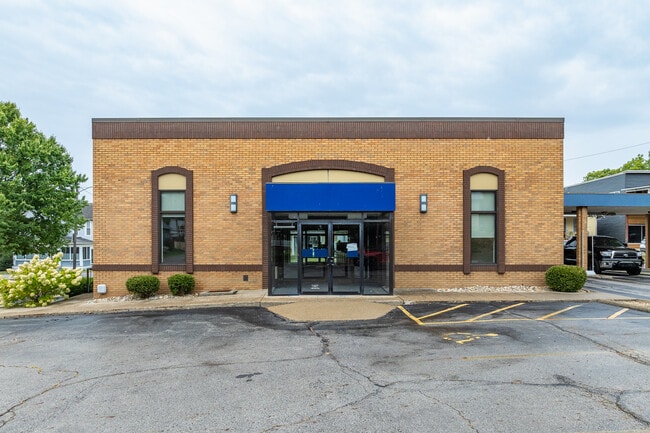 Plus de détails pour 24 S Main St, Thornville, OH - Commerce de détail aux enchères
