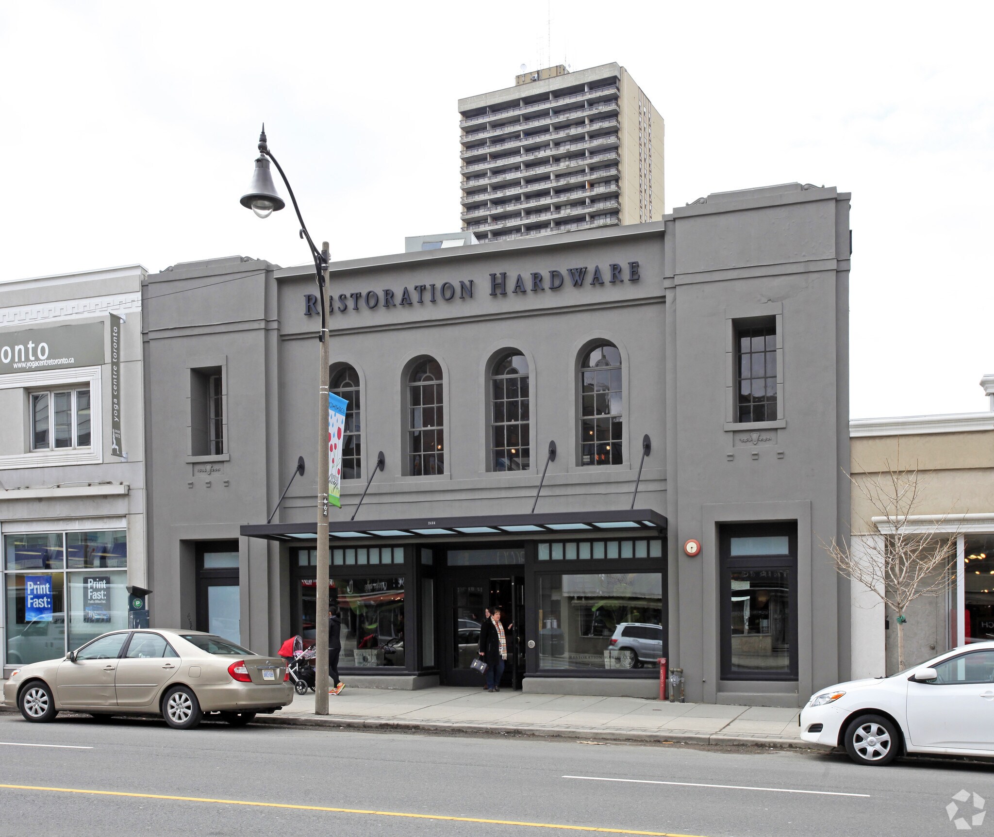 2434 Yonge St, Toronto, ON à vendre Photo principale- Image 1 de 1