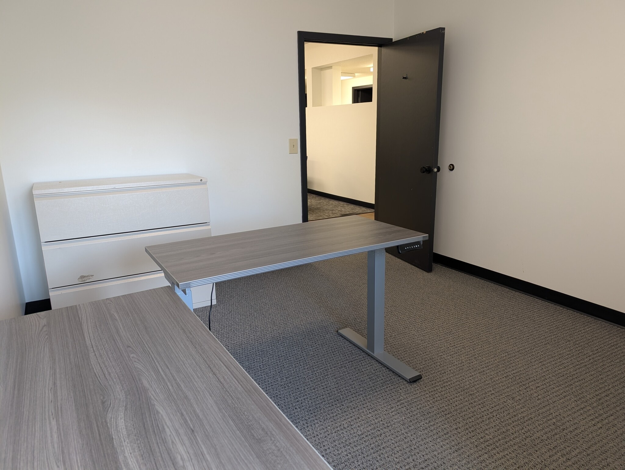 5891 Cedar Lake Rd, Saint Louis Park, MN for lease Interior Photo- Image 1 of 9