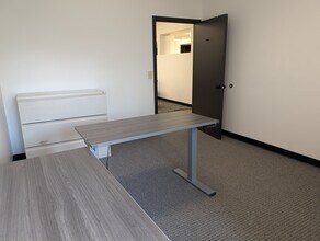 5891 Cedar Lake Rd, Saint Louis Park, MN for lease Interior Photo- Image 1 of 9