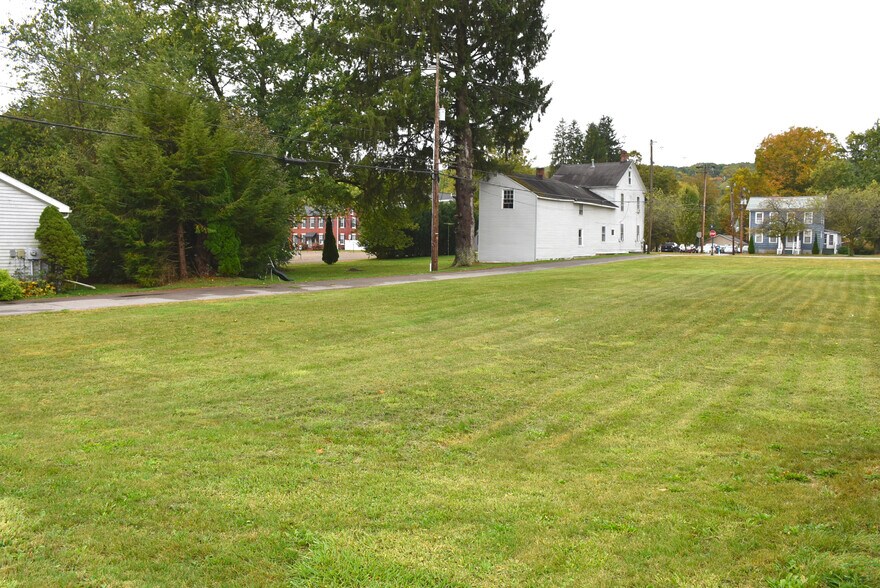 427 Main St, Saegertown, PA à vendre - Photo du bâtiment - Image 2 de 4