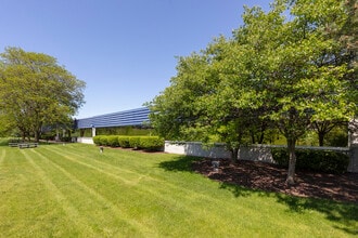 700 Kms Pl, Ann Arbor, MI à louer Photo du bâtiment- Image 2 de 11