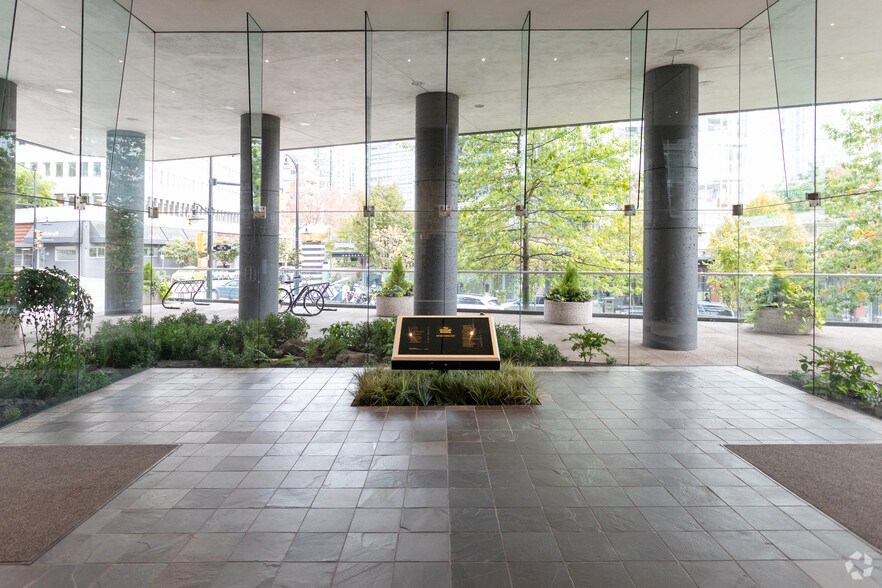 1199 W Hastings St, Vancouver, BC à louer - Hall d’entrée - Image 2 de 9