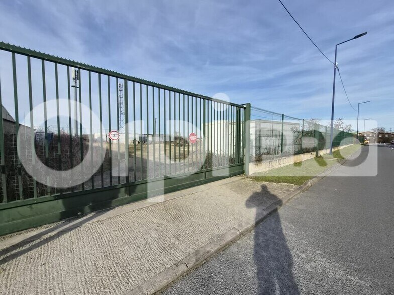 Land in Bétheny for sale - Building Photo - Image 1 of 3