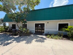 17221 Alico Center Rd, Fort Myers, FL à vendre Photo du bâtiment- Image 2 de 12