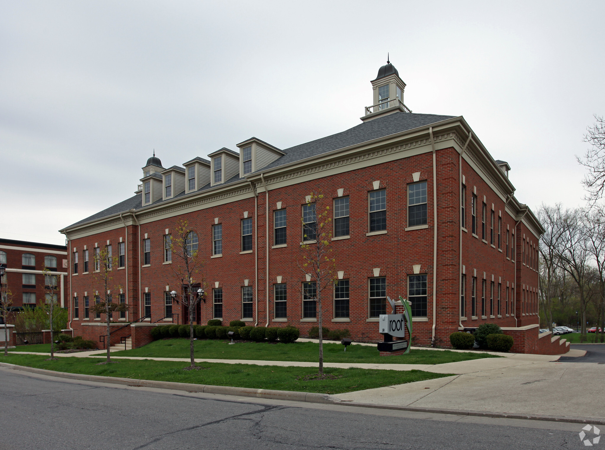 5470 Main St, Sylvania, OH for lease Primary Photo- Image 1 of 12