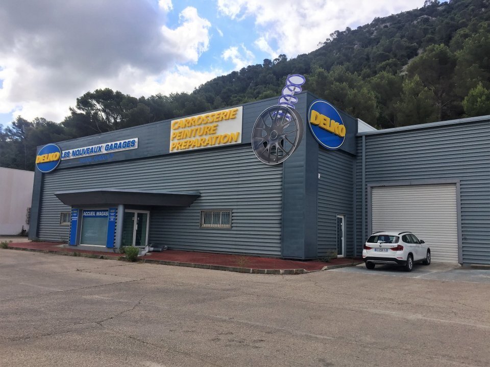 Retail in Gémenos for lease Building Photo- Image 1 of 10