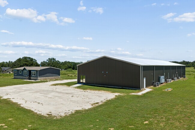 Plus de détails pour 865 County Road 446, Rockdale, TX - Industriel aux enchères