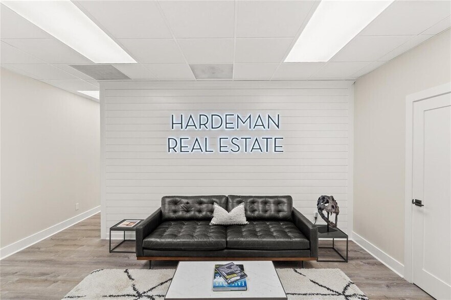 6111 Peachtree Dunwoody Rd NE, Atlanta, GA for sale - Building Photo - Image 3 of 30