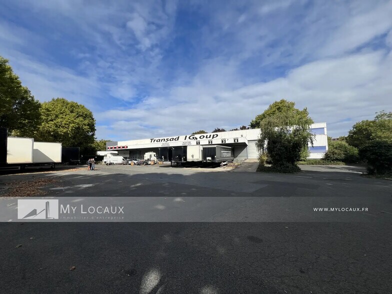 Industriel dans Villeneuve-la-Garenne à louer - Photo du bâtiment - Image 3 de 9