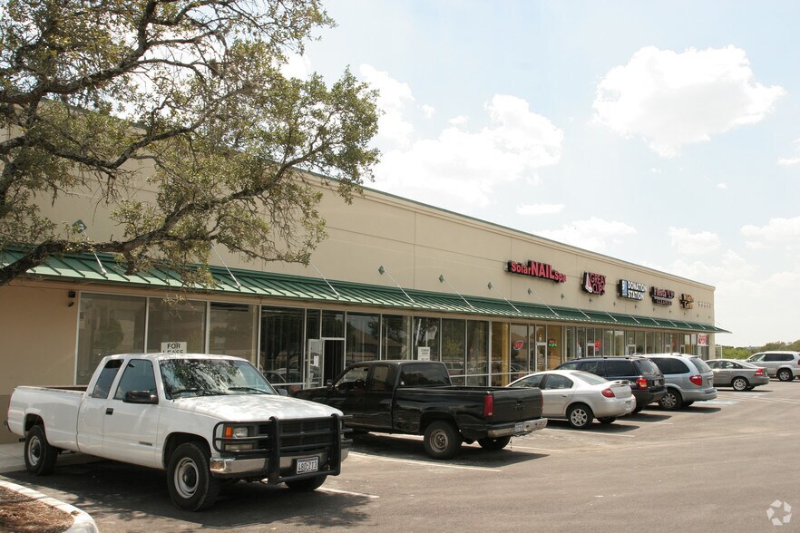 15502 Huebner Rd, San Antonio, TX à louer - Photo du bâtiment - Image 3 de 7