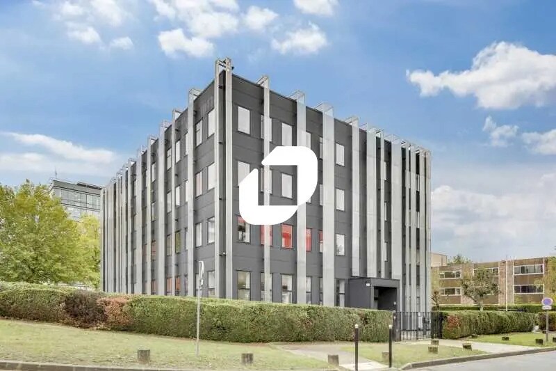 8 Square Isaac Newton, Montigny-le-Bretonneux for lease - Building Photo - Image 2 of 24