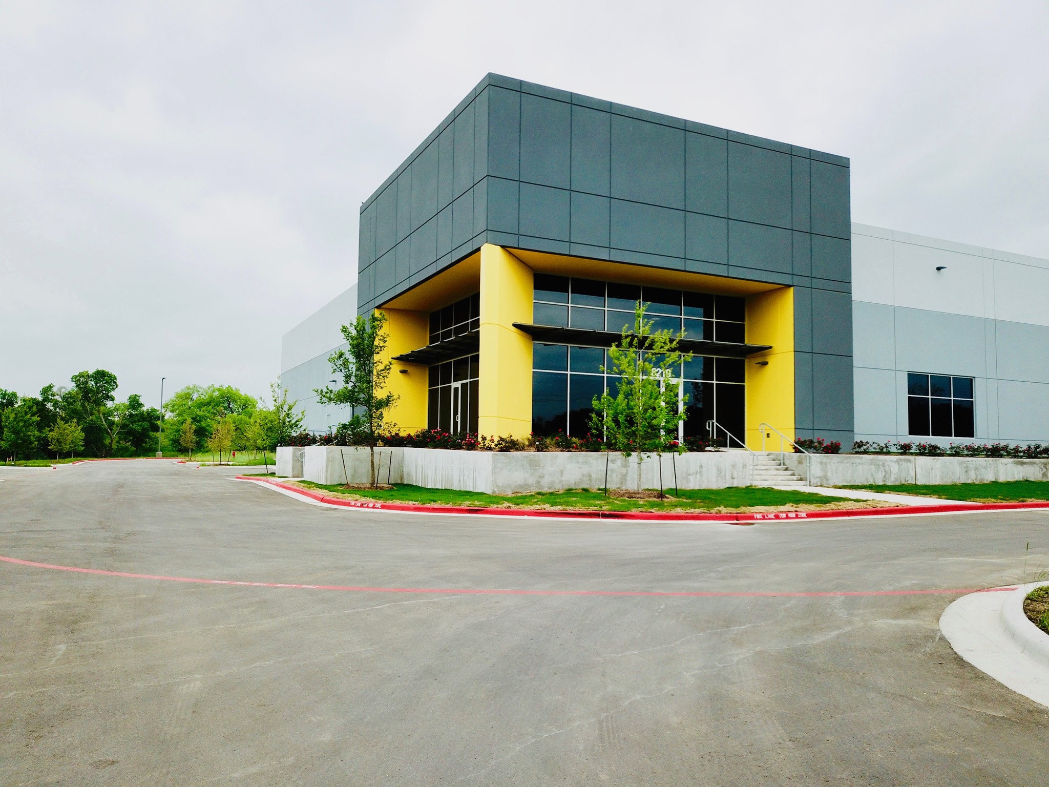 8136 Industry Way, Austin, TX for lease Building Photo- Image 1 of 2