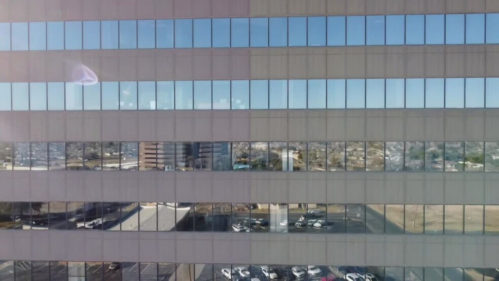 600 Marienfeld St, Midland, TX à louer - Vidéo sur l’inscription commerciale - Image 2 de 25