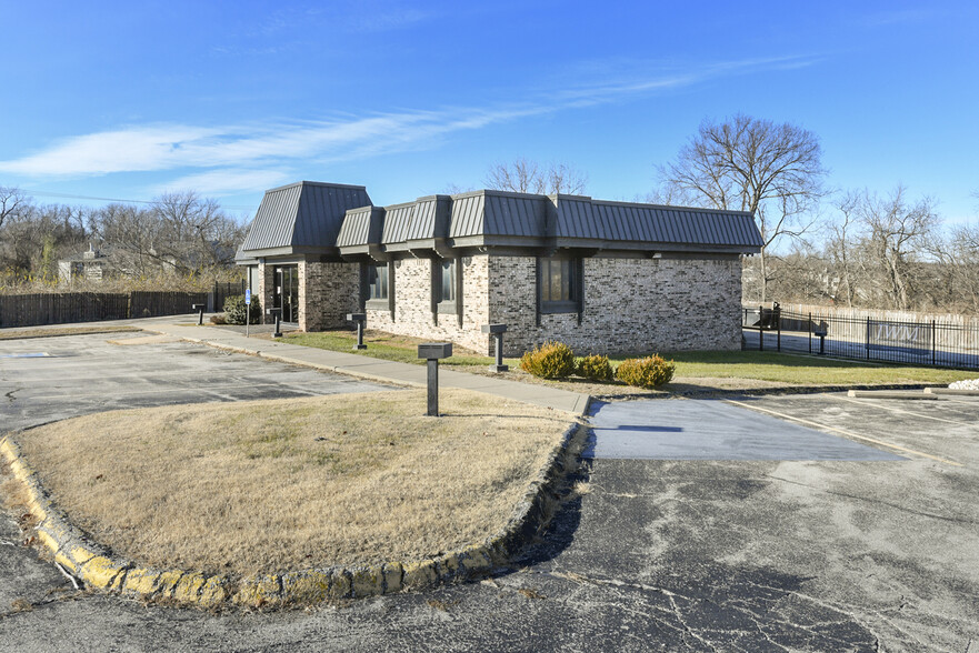 3400 E Red Bridge Rd, Kansas City, MO à vendre - Photo du bâtiment - Image 2 de 41