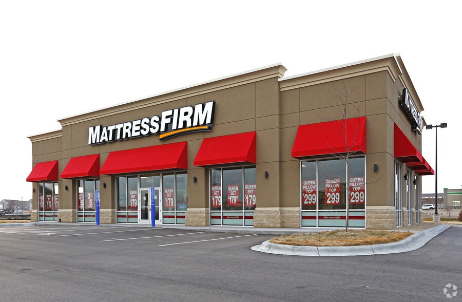 4070 Dean Lakes Blvd, Shakopee, MN for sale - Primary Photo - Image 1 of 10