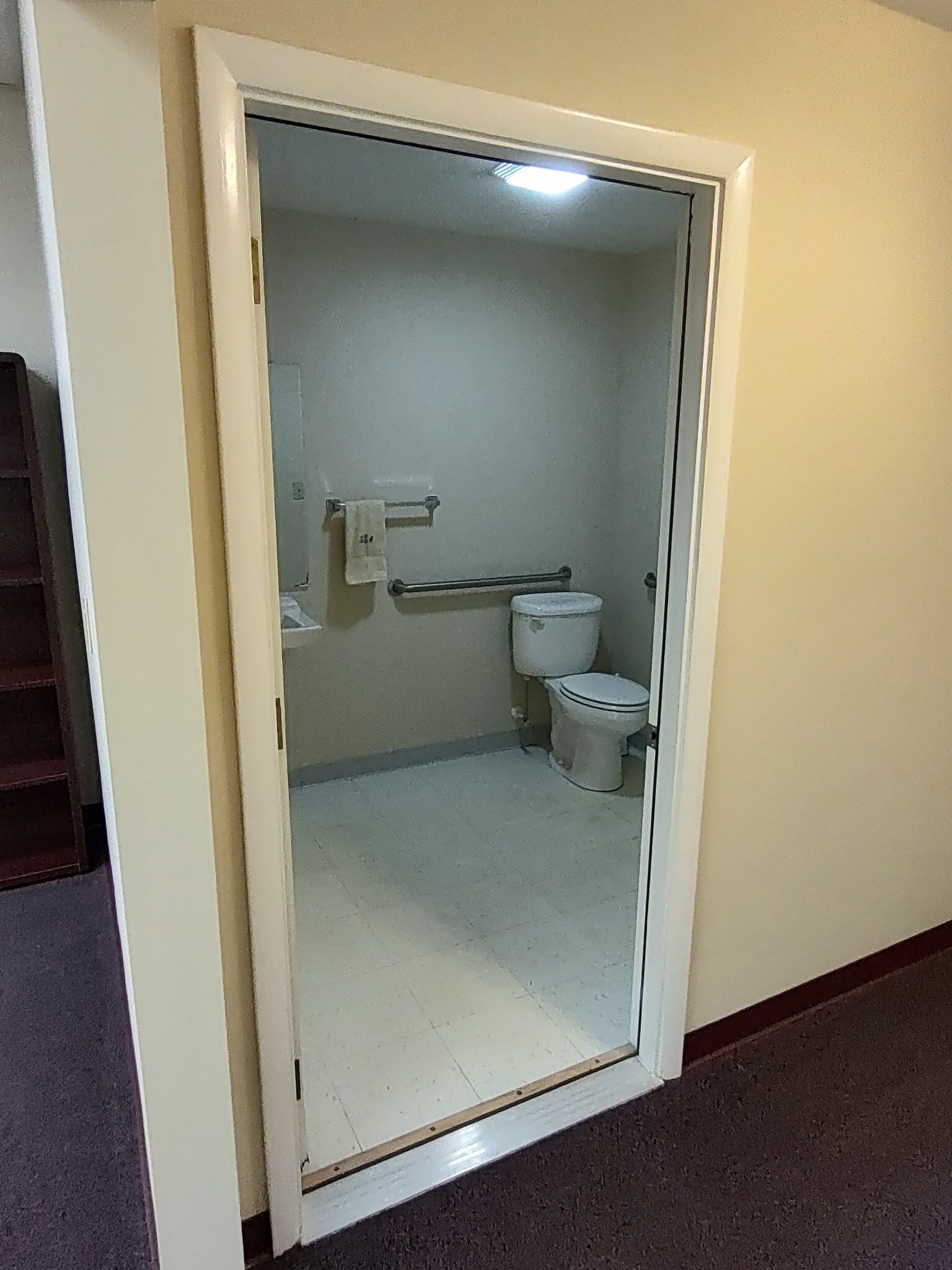 585 S Birdneck Rd, Virginia Beach, VA for lease Interior Photo- Image 1 of 5