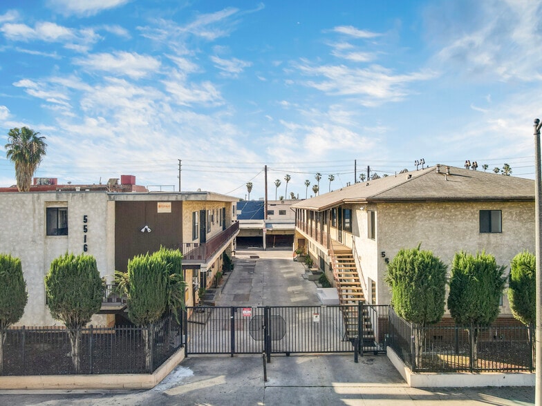 5516 Virginia Ave, Los Angeles, CA à vendre - Photo du bâtiment - Image 2 de 28