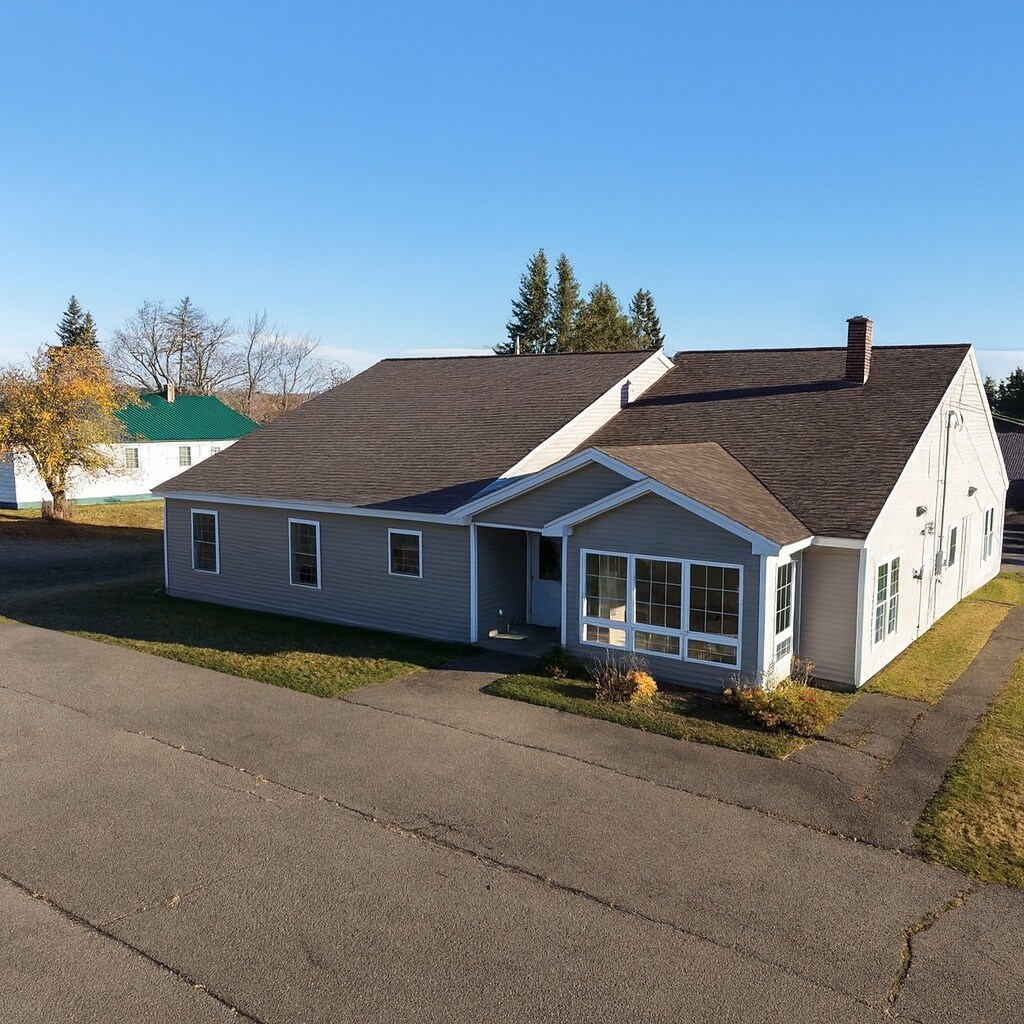 8 Wesleyan St, Fort Fairfield, ME for sale Primary Photo- Image 1 of 25