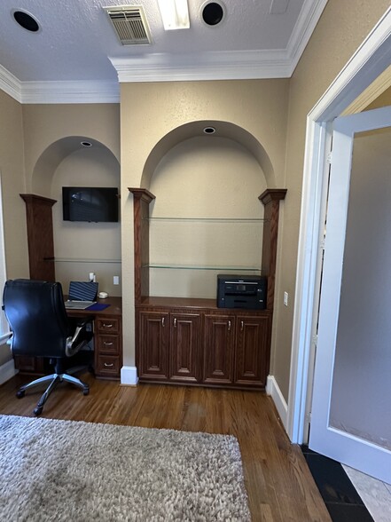 112 E 4th St, Houston, TX for lease - Building Photo - Image 3 of 10