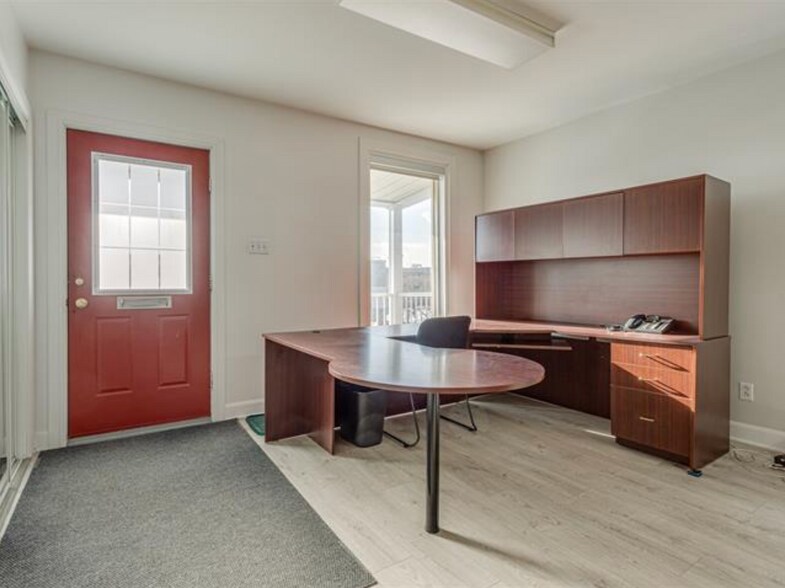 95-97 Saint-Sylvestre Rue, Longueuil, QC à vendre - Photo du bâtiment - Image 2 de 22
