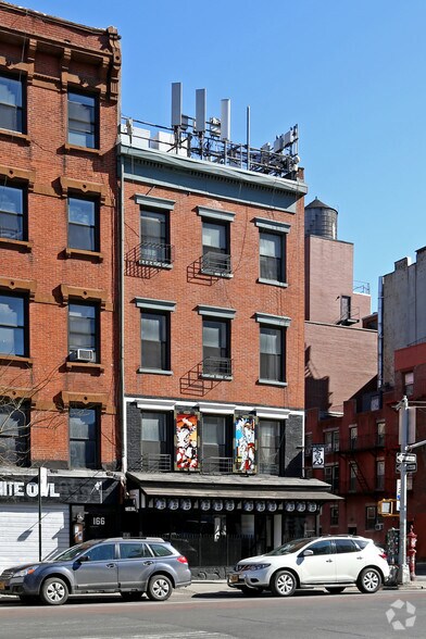 164 1st Ave, New York, NY à louer - Photo du bâtiment - Image 3 de 4