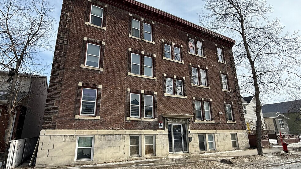 269 Young St, Winnipeg, MB à vendre - Photo principale - Image 1 de 1