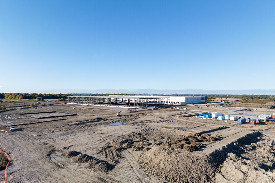 815 Hwy 407, Pickering, ON à louer - Photo du bâtiment - Image 3 de 3