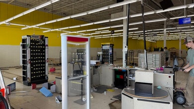 709 N Main St, North Syracuse, NY for lease Interior Photo- Image 2 of 11